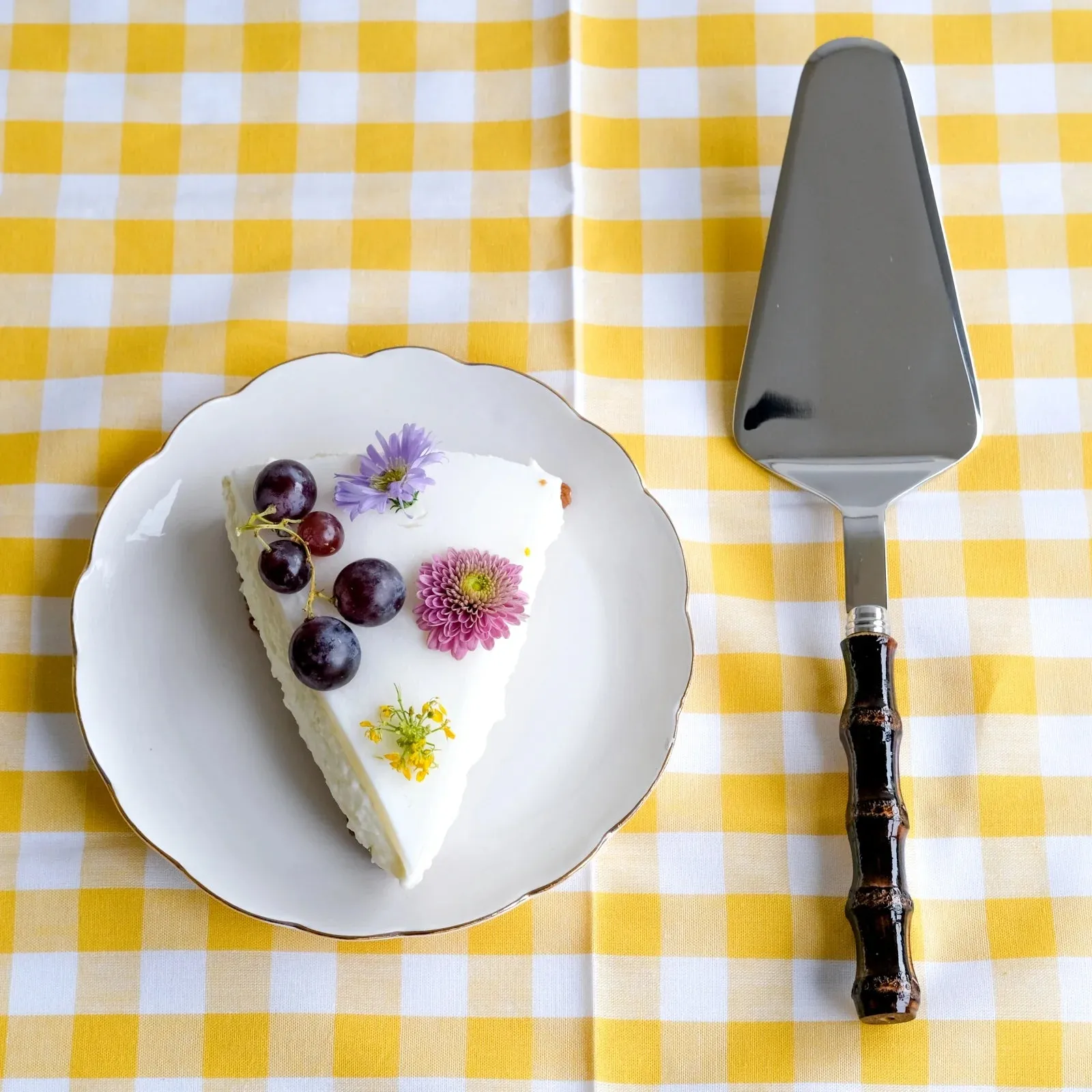 Dark Bamboo Pie Slicer