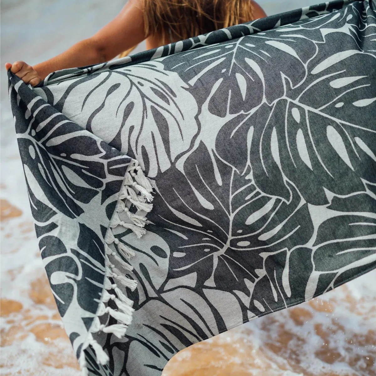 Tarovine Black / Slowtide Turkish Towel